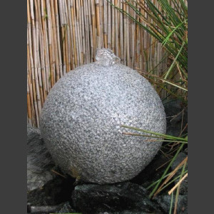 Granit Kugel Quellstein 20cm