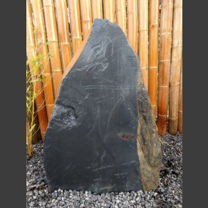 Monolith schwarz bunter Schiefer 135cm hoch