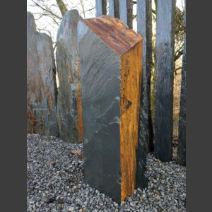 Monolith schwarz bunter Schiefer 135cm hoch