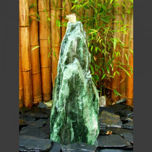 Atlantis Monolith Quellstein Spaltfelsen grüner Quarzit 60cm