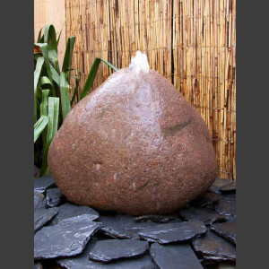 Findling Brunnen roter Granit 45cm