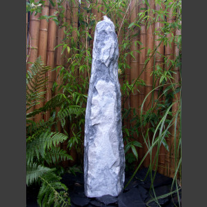 Quellstein Säule Marmor weißgrau 120cm1