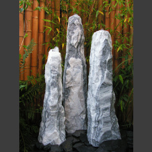 3 Monolithen Quellsteine weiß-grauer Marmor 120cm1