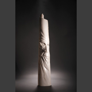 „ Das Protokoll“ portugiesischer Marmor Skulptur von Steff Bauer