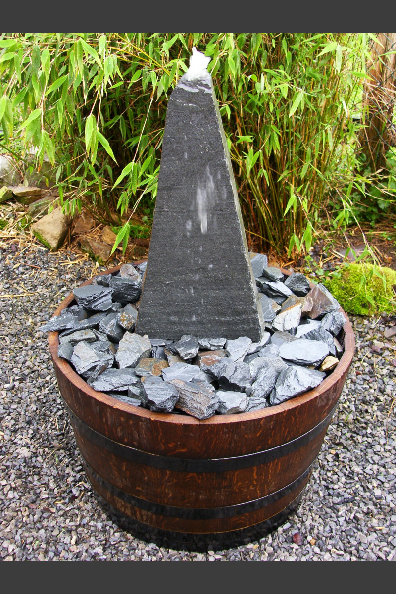 Schiefersäule 50cm grauschwarz im Weinfaß Weinfaß Terassenbrunnen