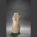 „ dressed up“ Estremoz Marmor Skulptur von Steff Bauer
