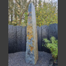 Grüner Kalkstein Monolith 300cm