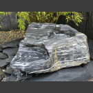 Bachlaufkaskaden Quellstein geschliffener Marmor schwarz-weiß
