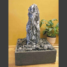 Zimmerbrunnen Marmor Monolith in 4eckigem Granitbecken