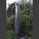 Schiefer Monolith Quellstein  rotbunt 250cm hoch