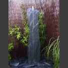 Schiefer Monolith Quellstein  grauschwarz 120cm hoch