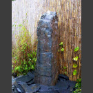 Schiefer Monolith Quellstein  grauschwarz 90cm hoch