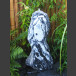 Quellstein Säule Marmor schwarzweiß 95cm