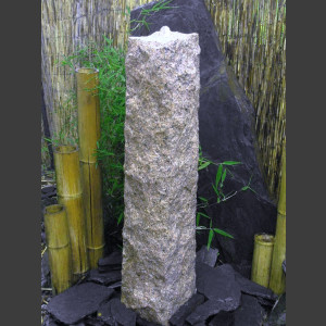 Quellstein Obelisk roter Granit 90cm