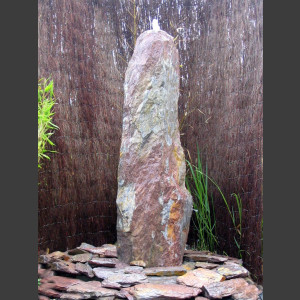 Schiefer Monolith Quellstein  rotbunt 120cm