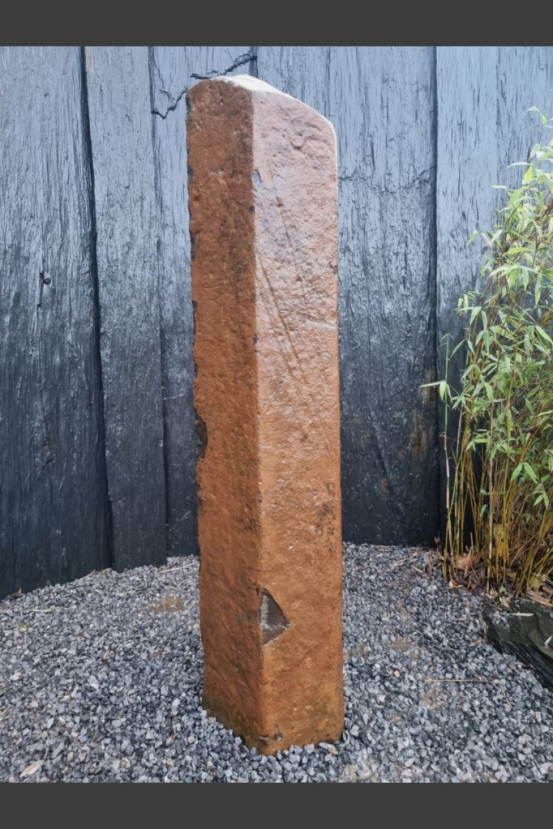 Pierre naturelle Colonne de basalte 130cm - Monolithique