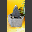 Fontaine d’intérieur set schiste gris-noir  en bassin de granit hexagonal