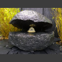Rocher á Fontaine Basalte huître avec rotative boule en verre 