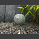 Boule en granite gris 20cm 