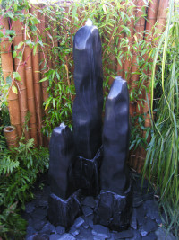 3 Quellsteine schwarzer Marmor poliert 150cm1