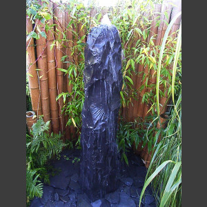 Quellstein Säule Marmor schwarz 150cm