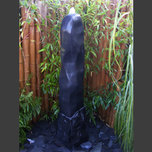 Quellstein Säule Marmor schwarz poliert 150cm1