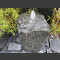 Basalt bronsteen monoliet 60cm