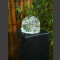 Bronsteen Monoliet van grijs zwart leisteen met roterende glas bal 10cm